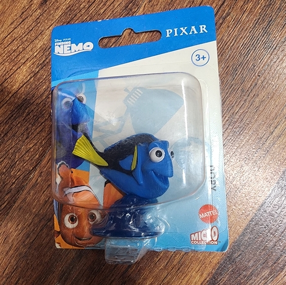 Mattel Blue and Yellow Fish Decor - Picture 1 of 2